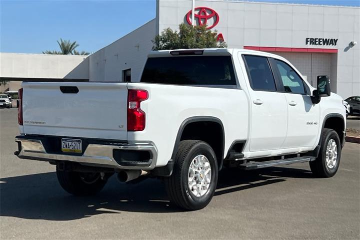 $52700 : Silverado 2500HD LT image 5