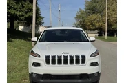 $5999 : 2017 Cherokee Latitude thumbnail