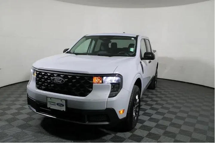 $30300 : Ford Maverick 2025 AWD XLT 4 image 4