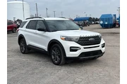 $34555 : Ford Explorer 2023 AWD XLT 4 thumbnail