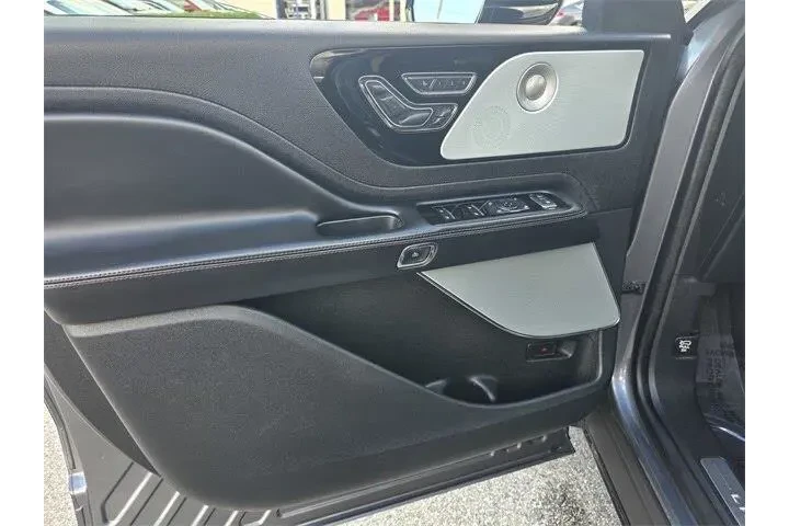 $39992 : Lincoln Aviator 2023 Reserve image 8