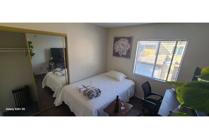 $950 : Cuarto en renta Baldwin Park image 2
