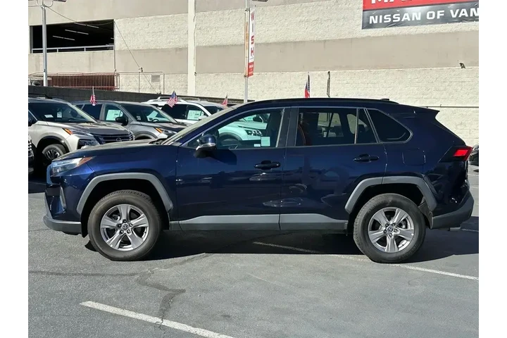 $24898 : Toyota RAV4 2022 XLE 4dr SUV image 3