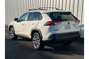 $23994 : Toyota RAV4 2020 XLE Premium thumbnail