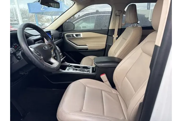 $28137 : Ford Explorer 2022 AWD XLT 4 image 8