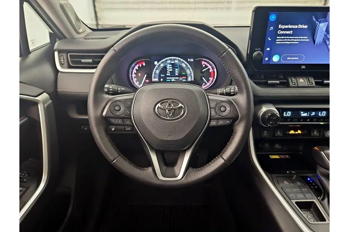 $31998 : Toyota RAV4 2023 AWD XLE Pre image 10