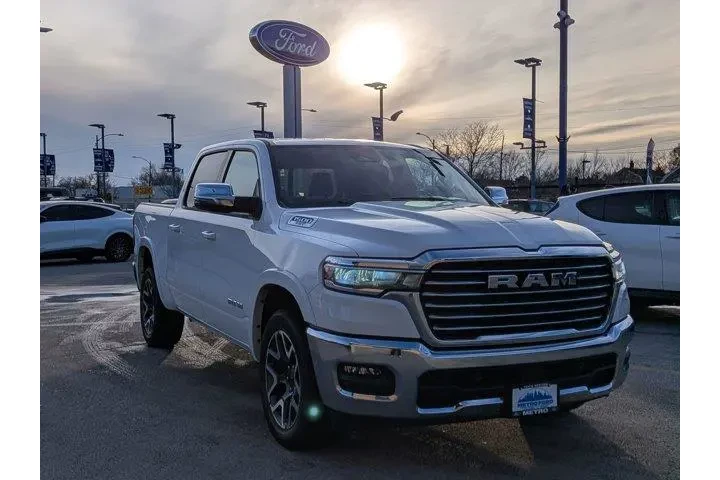 $38974 : Ram 1500 2025 4x4 Laramie 4d image 2