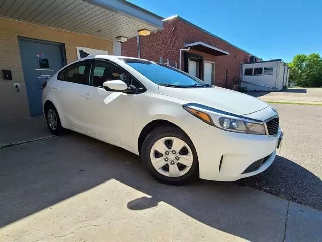 $5000 : 2017 Kia Forte LX Sedan image 1