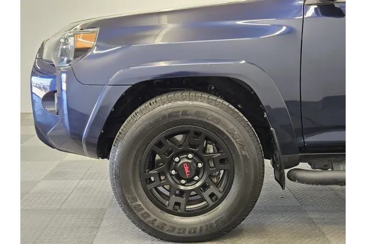 $34879 : Toyota 4Runner 2023 4x2 SR5 image 9