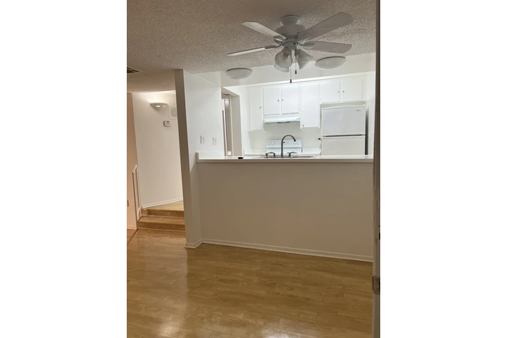 $900 : Rento un cuarto en Korea town image 1