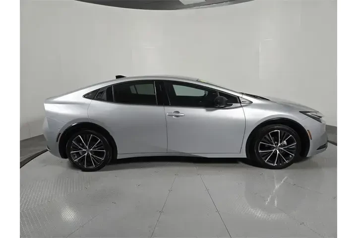 $28208 : Toyota Prius 2023 Limited 4d image 3