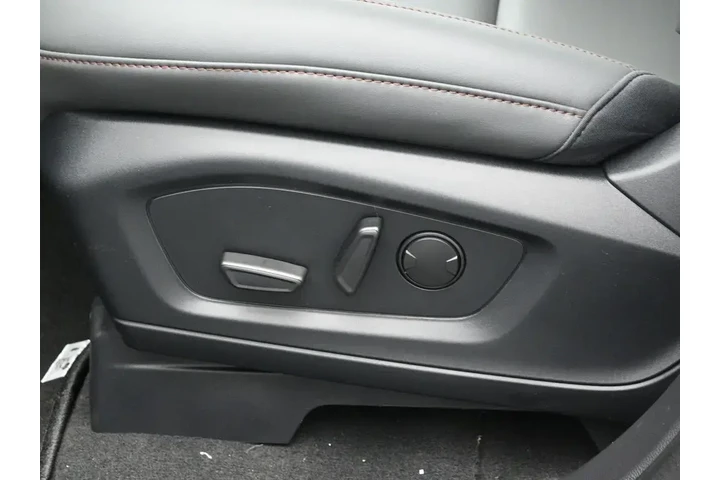 $39861 : Ford Explorer 2025 Active 4d image 9