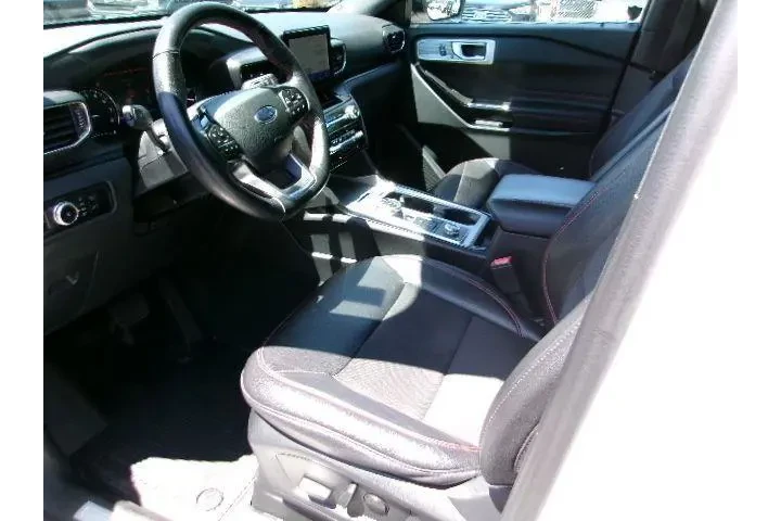 $36709 : Ford Explorer 2023 AWD ST-Li image 5