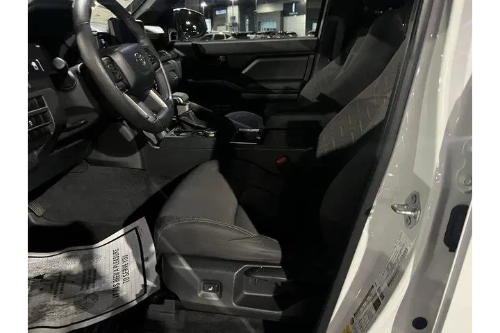 $38999 : Toyota Tacoma 2024 4x4 SR5 4 image 9