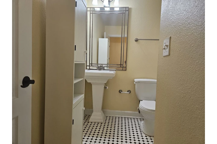 $1750 : Rento Apartamento image 2