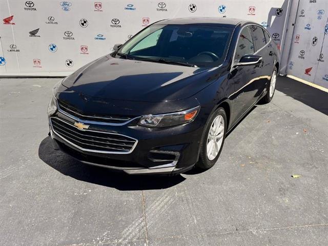 $11995 : Used 2016 Malibu 4dr Sdn LT w image 7