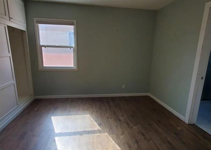 $2385 : A newly remodeled 3-bedroom, 2 image 2