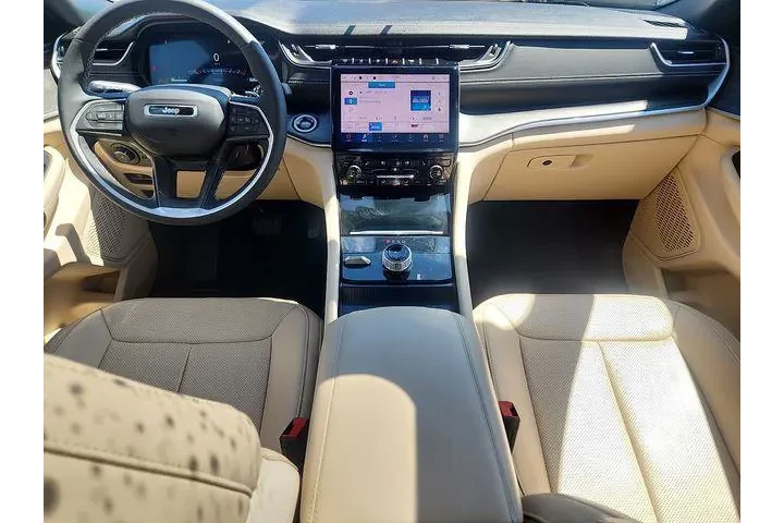 $37990 : Jeep Grand Cherokee 2025 4x4 image 8