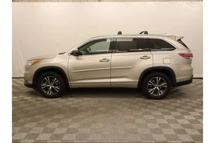 $22995 : Toyota Highlander 2016 XLE 4 image 4