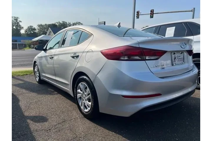 $9358 : Hyundai ELANTRA 2017 SE 4dr image 7