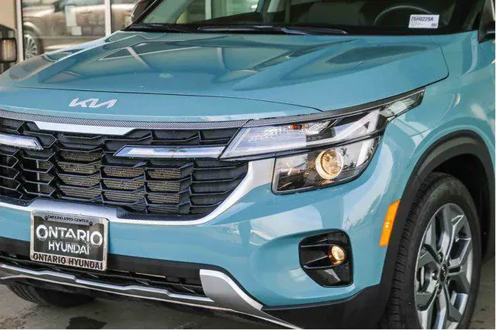 $19894 : Kia Seltos 2024 S 4dr SUV image 5