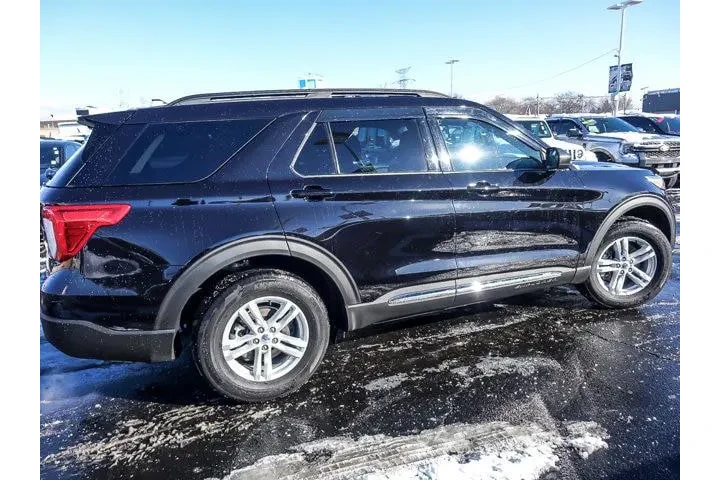 $34897 : Ford Explorer 2024 AWD XLT 4 image 6