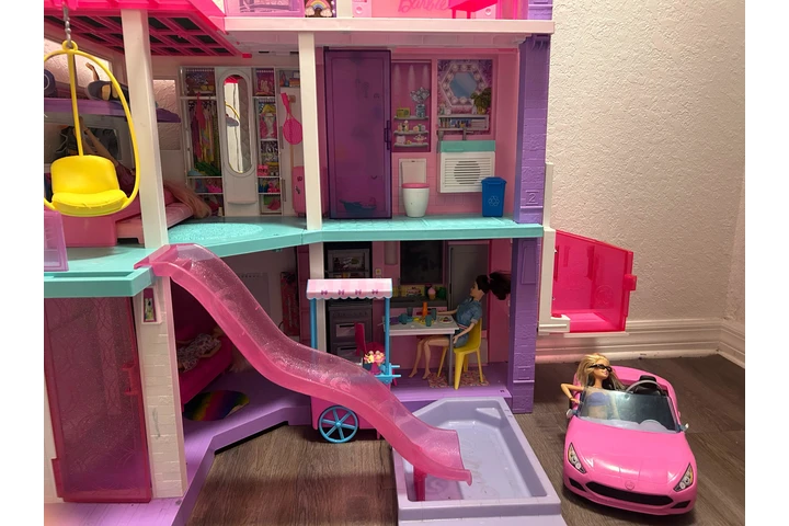 $190 : Barbie Dreamhouse with Used image 4