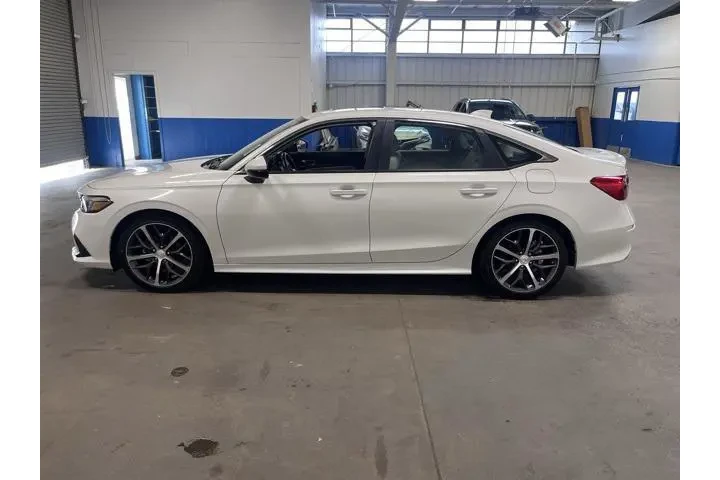 $26905 : Honda Civic 2024 Touring 4dr image 6