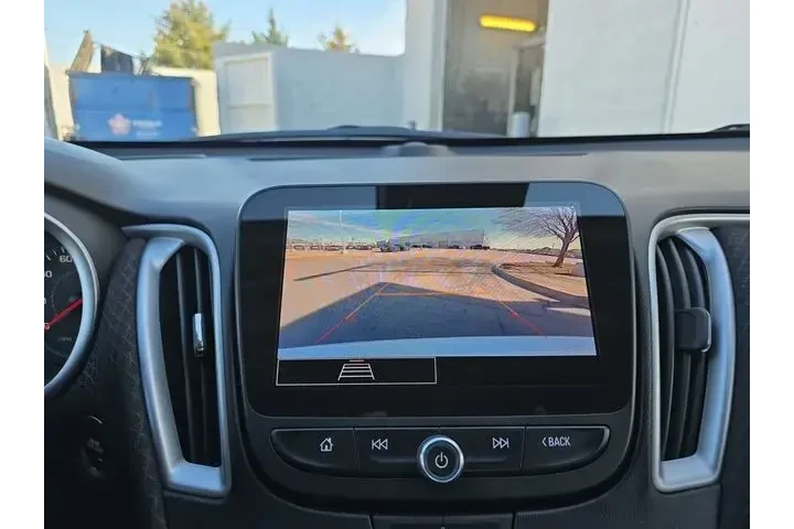 $18783 : Chevrolet Malibu 2024 LT 4dr image 9