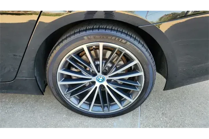 $26514 : BMW 5 Series 2023 530e 4dr S image 9