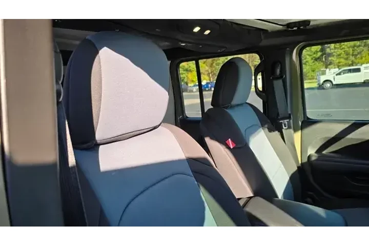 Jeep Wrangler 2025 4x4 Sport image 9