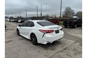 2020 Camry SE Auto (Natl) thumbnail