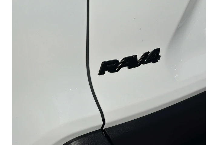 $28998 : Toyota RAV4 2024 LE 4dr SUV image 6