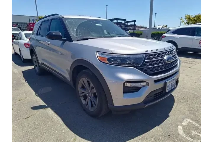 $32950 : Ford Explorer 2023 AWD XLT 4 image 9