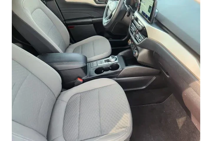 Ford Escape 2022 SE 4dr SUV image 10