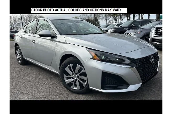 $22995 : Nissan Altima 2023 2.5 SR 4d image 1