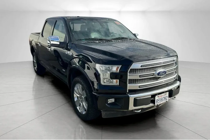 $34995 : Ford F-150 2017 4x4 XLT 4dr image 1