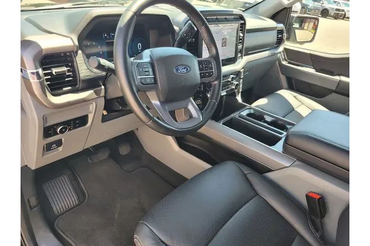 $35855 : Ford F-150 2024 4x4 XLT 4dr image 9