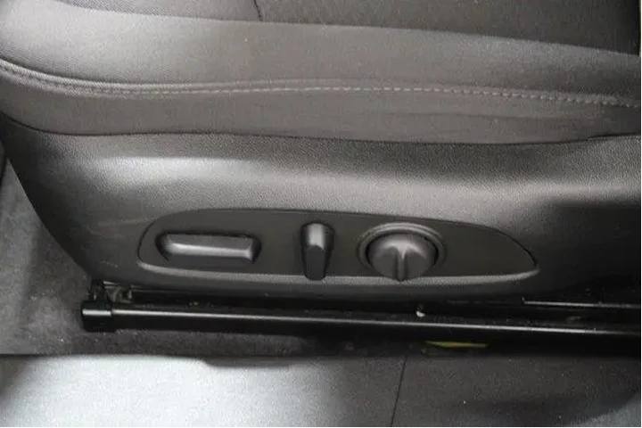 $19988 : Chevrolet Malibu 2023 LT 4dr image 7