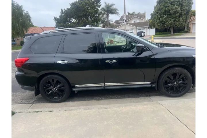 $14900 : 2017 Pathfinder Platinum image 9