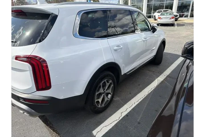 $31991 : Kia Telluride 2022 EX 4dr SU image 3