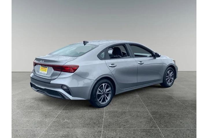 $23713 : Kia Forte 2024 image 5