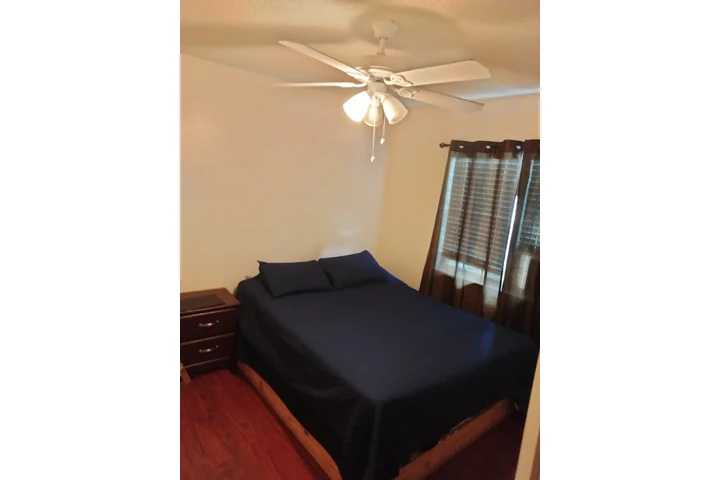 $180 : Rento cuarto image 2