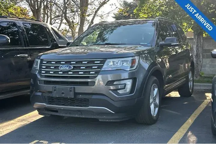 $10995 : Ford Explorer 2016 AWD XLT 4 image 1