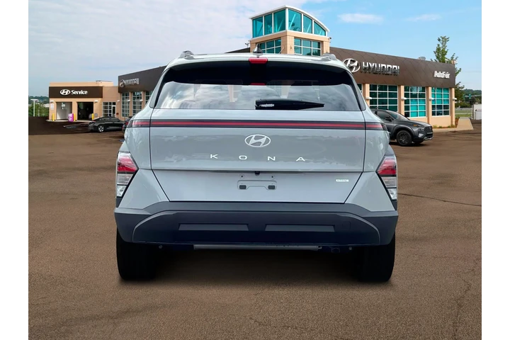 $23500 : Hyundai KONA 2024 AWD SEL 4d image 6