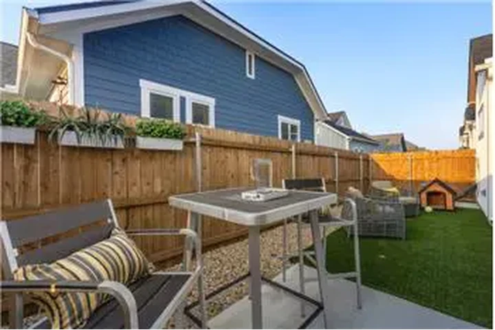 $1578 : Rental property with 1 bedro image 6