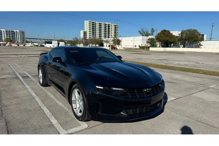 $19995 : Chevrolet Camaro 2021 image 2