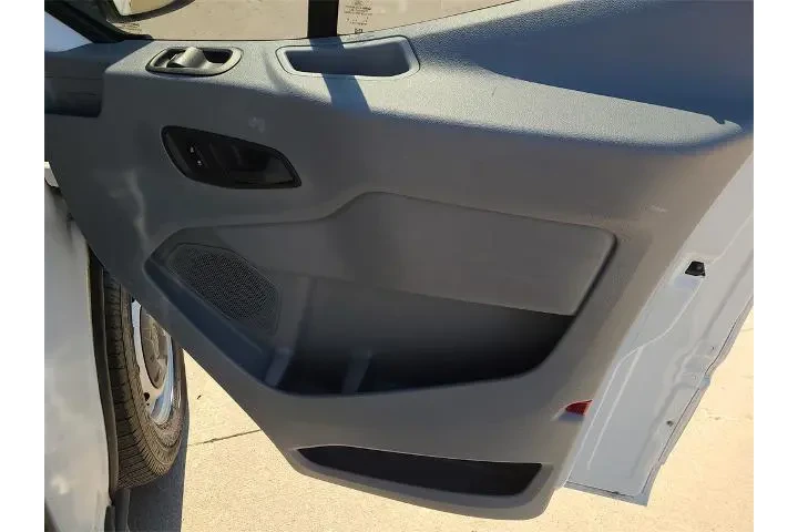 $15164 : Ford Transit 2015 150 3dr SW image 8