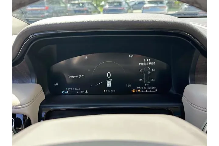 $30495 : Lincoln Nautilus 2022 AWD Re image 9