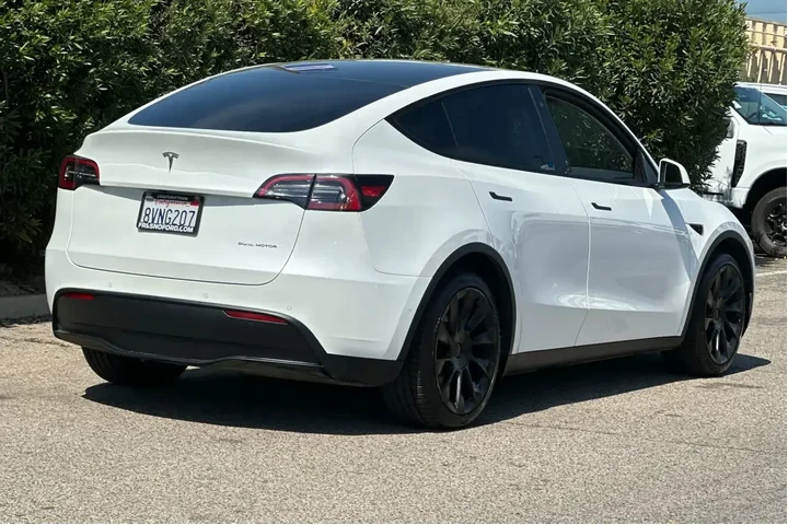 $28500 : Tesla Model Y 2021 AWD Long image 2